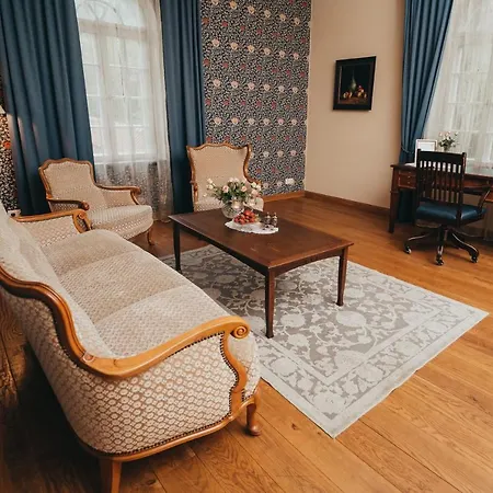 Mooste Viinavabriku Hotell & Restoran Mooste