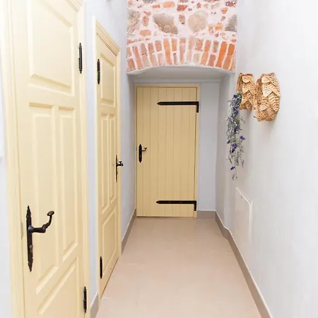 Mooste Viinavabriku Hotell & Restoran Hotel 3*