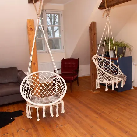 Viinavabriku & Restoran 호텔 Mooste