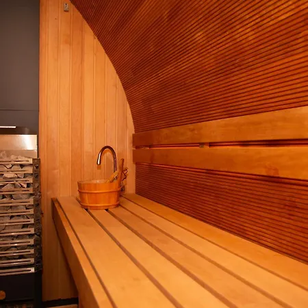Mooste Viinavabriku Hotell & Restoran 3*