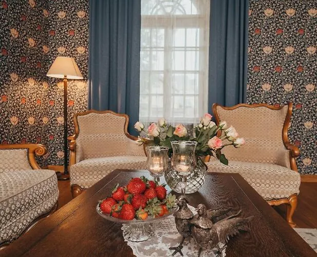 Viinavabriku & Restoran 호텔 Mooste