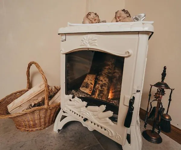 Viinavabriku & Restoran 3* Mooste