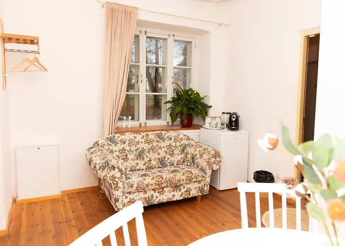 Viinavabriku & Restoran Hotel Mooste